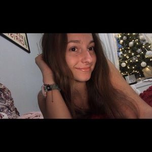 Meet your Posher, Emily